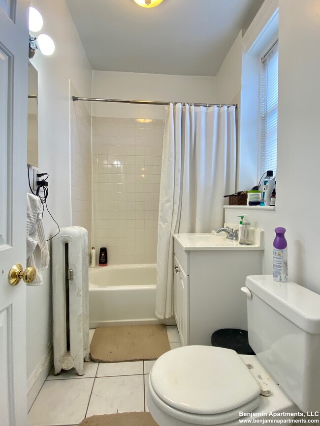 124 Warren St, Unit 24 in Boston, MA - Building Photo - Building Photo