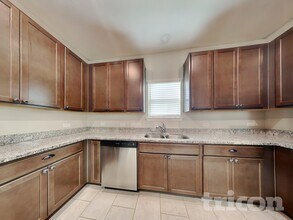 20010 Northpark Oak Ln in Porter, TX - Building Photo - Building Photo