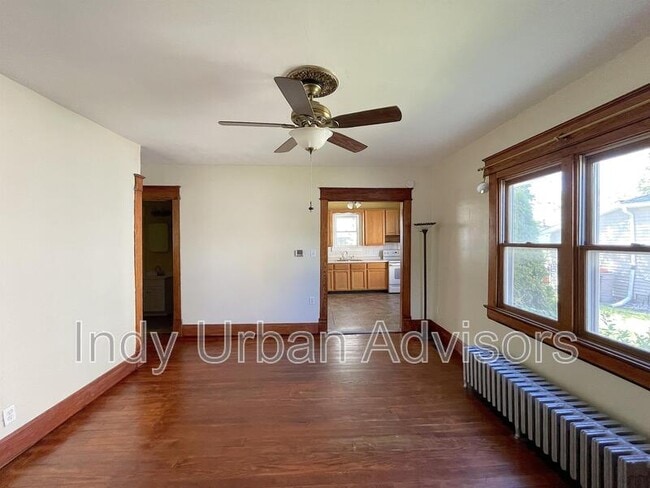 property at 1213 E Hanna Av