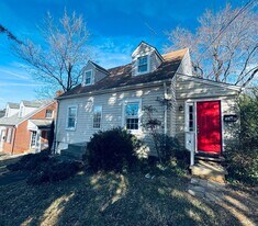 1104 Toledo Ave in Lynchburg, VA - Building Photo