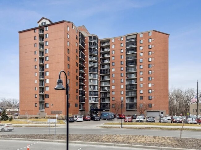 property at 6500 Woodlake Dr