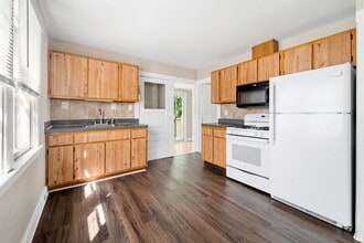 2304 Cora St in Wyandotte, MI - Building Photo - Building Photo