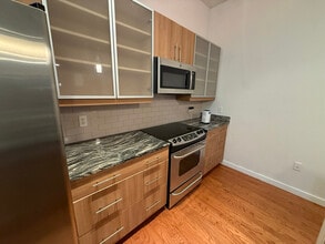 333 Nelson St SW, Unit 320 in Atlanta, GA - Foto de edificio - Building Photo