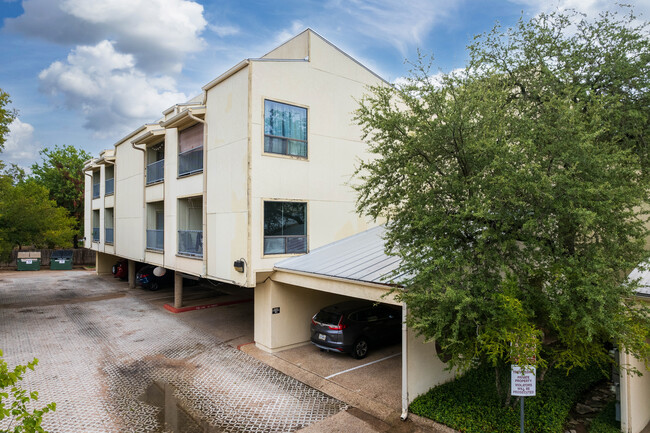 Far West Skyline Condominiums