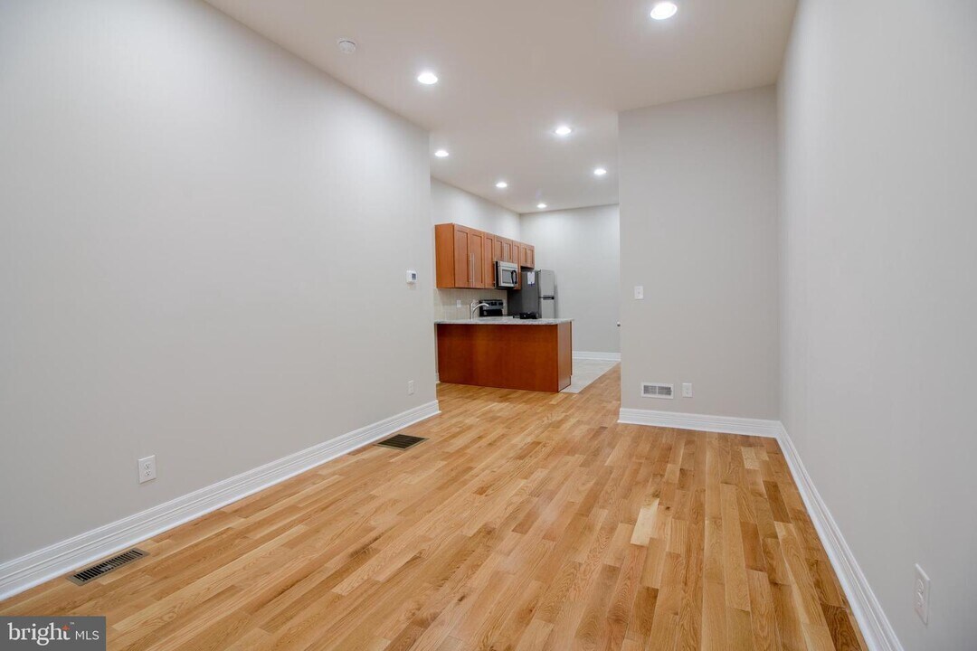 3143 W Norris St Photo