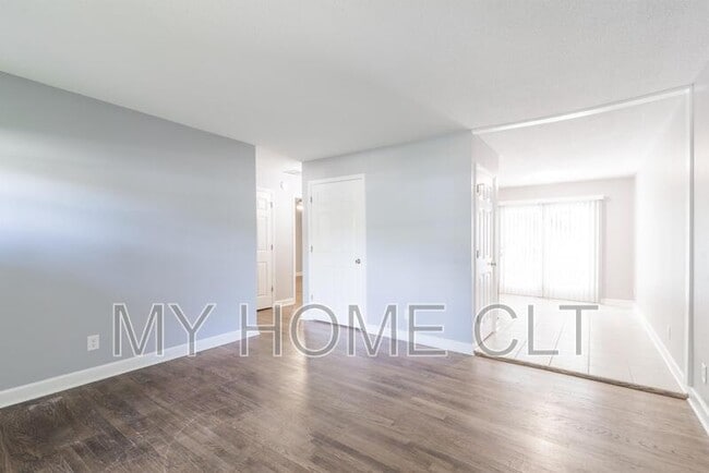 3331 Erskine Dr in Charlotte, NC - Building Photo - Building Photo