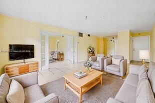 124 NE 19th Ct in Wilton Manors, FL - Building Photo