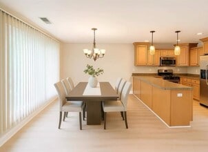 1489-1555 Janice Dr in Schererville, IN - Building Photo - Building Photo