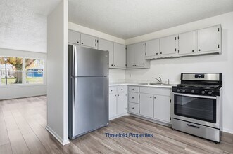 1107 Larch Ln in Fort Wayne, IN - Building Photo - Building Photo