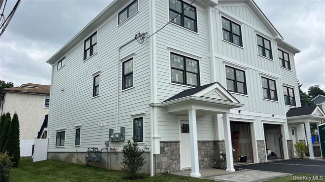 38 Elmwood Ave in Harrison, NY - Building Photo - Building Photo