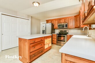 3105 Hawk Dr in St. Charles, MO - Foto de edificio - Building Photo