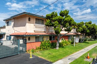 Villa Scala in Whittier, CA - Building Photo