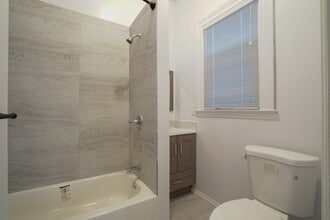 185 10th St, Unit A in Oakland, CA - Foto de edificio - Building Photo