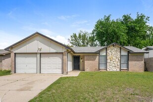 3407 Spring Meadows Dr, Unit 14 in Arlington, TX - Building Photo