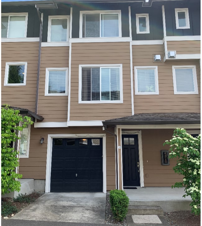 2115 201st Pl SE in Bothell, WA - Foto de edificio - Building Photo