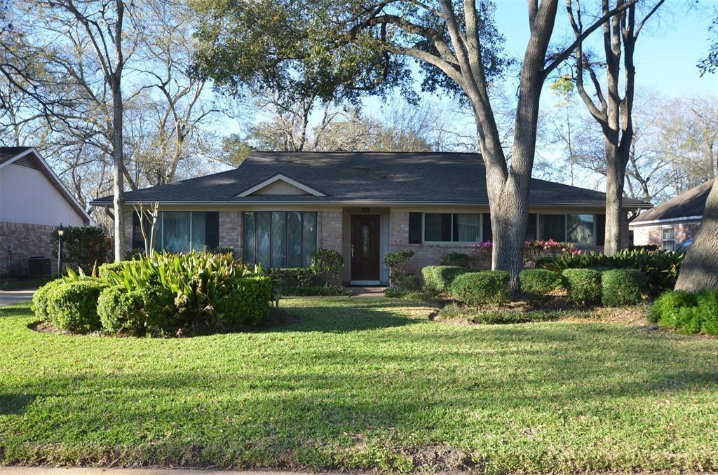 13722 Lynnwood Ln in Sugar Land, TX - Building Photo