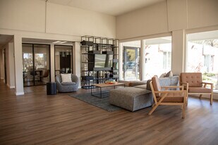 Furnished Apartments with flexible lease in Neenah, WI - Building Photo