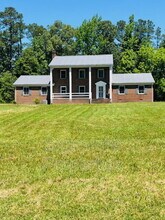 13225 Old Happy Hill Rd in Chester, VA - Building Photo - Building Photo