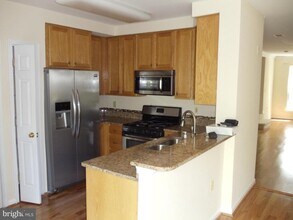 1541 Northern Neck Dr in Vienna, VA - Building Photo - Building Photo