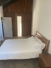 383 Canyon Blvd in Mammoth Lakes, CA - Foto de edificio - Building Photo