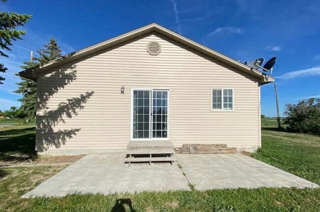 4557 E County Line Rd in Rigby, ID - Building Photo - Building Photo