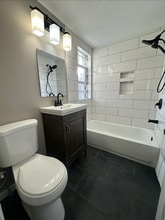 1613 E State St in Rockford, IL - Building Photo - Building Photo