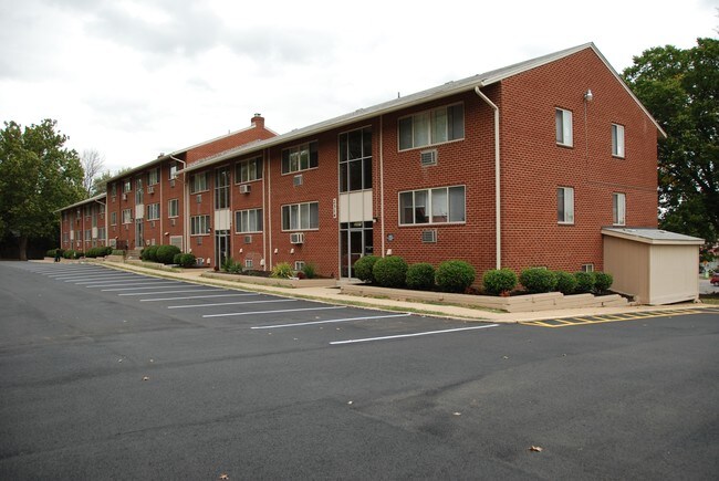 2314-2330 Glendale Ter