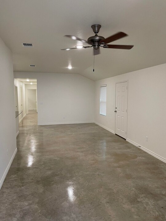 2313 Zanoletti Ct in Temple, TX - Building Photo