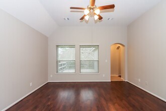 16342 River Wood Ct in Crosby, TX - Building Photo - Building Photo