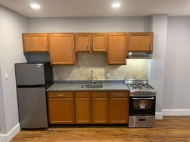 406 W Walnut Ln in Philadelphia, PA - Building Photo