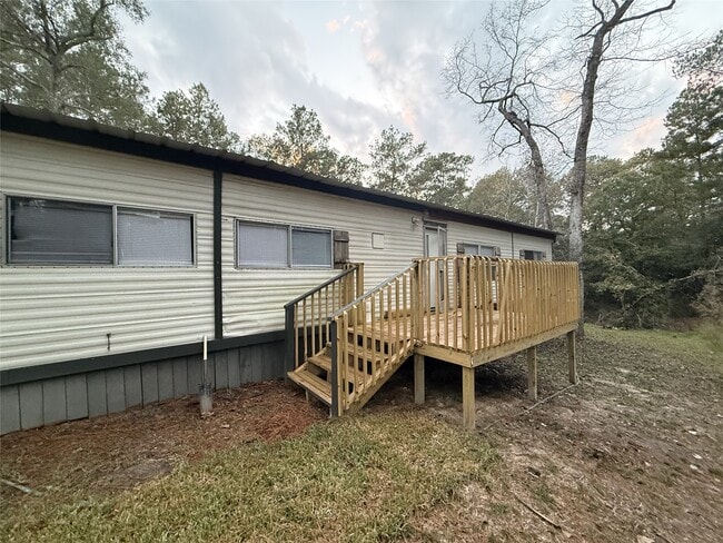 property at 279 White Oak Cir