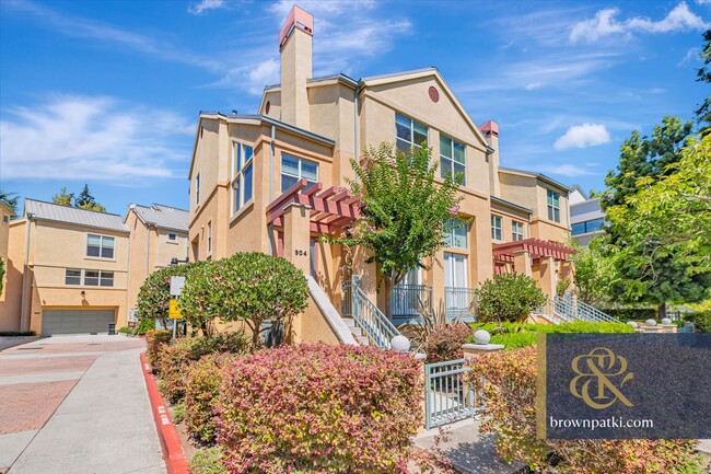 904 Camille Lane in Mountain View, CA - Building Photo - Building Photo