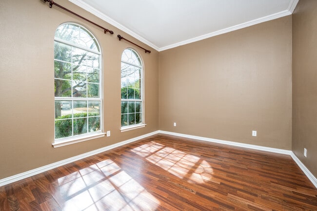 1281 Golf Club Dr in Lantana, TX - Building Photo - Building Photo