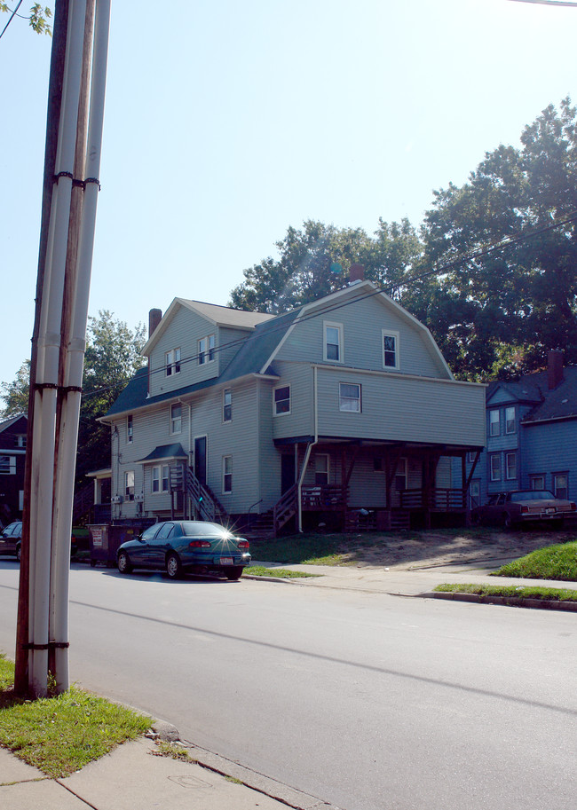 470-472 Sumner St in Akron, OH - Foto de edificio - Building Photo