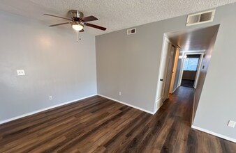 18105 E Ohio Ave in Aurora, CO - Building Photo - Building Photo