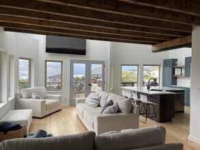 308 Butte Rd in Chelan, WA - Building Photo - Building Photo