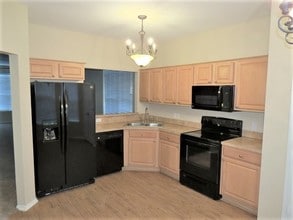 8736 Arcadia Park Dr in Fort Worth, TX - Foto de edificio - Building Photo