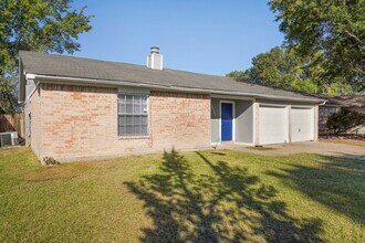 8611 Sherrywood Dr in Houston, TX - Building Photo - Building Photo