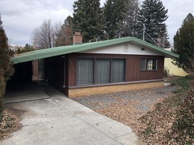 1710 NE Wheatland Dr in Pullman, WA - Building Photo