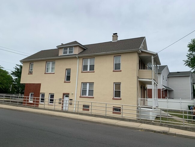 231 west price street, Unit Apt 3