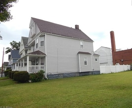 10805 Hull Ave in Cleveland, OH - Building Photo - Building Photo