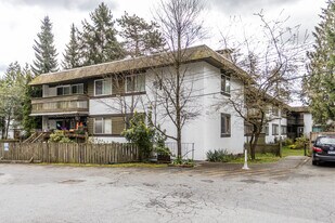2171 Munster Av in North Vancouver, BC - Building Photo