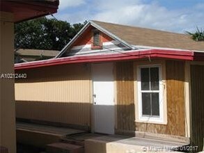 Little Havana Gem (5 Units) in Miami, FL - Building Photo - Building Photo