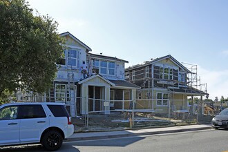 2050 Jose Ave in Santa Cruz, CA - Foto de edificio - Building Photo