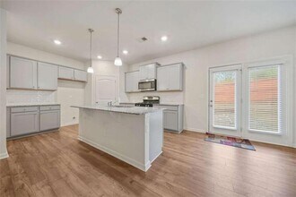 826 Bentley Dr in Fairburn, GA - Building Photo - Building Photo