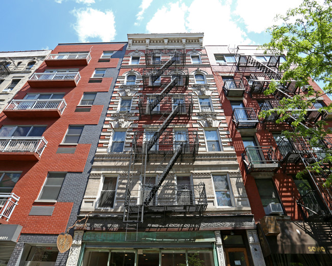 230 Mott St in New York, NY - Building Photo - Building Photo