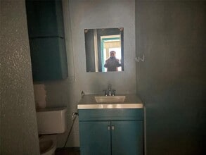 7926 Mullen Dr in Austin, TX - Building Photo - Building Photo