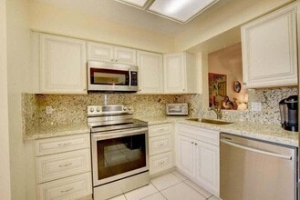 14527 Bonaire Blvd in Delray Beach, FL - Building Photo - Building Photo