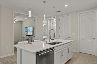 14680 Edgewater Cir in Naples, FL - Building Photo - Building Photo