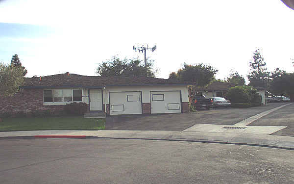 2440 Karen Dr in Santa Clara, CA - Building Photo - Building Photo